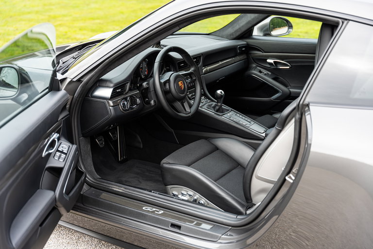 Porsche 991.2 GT3 Touring