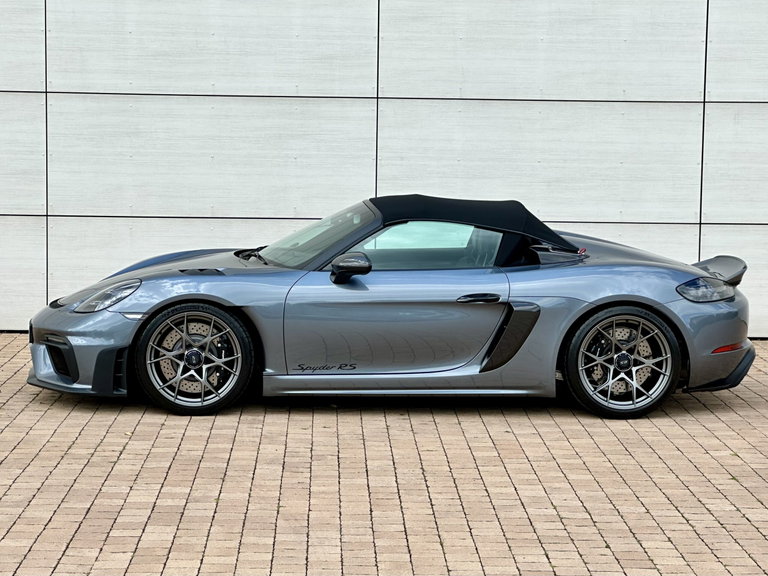Porsche 718 Spyder RS