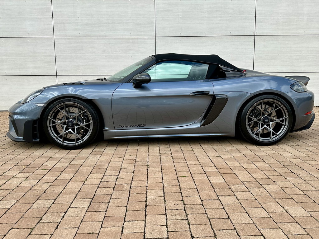Porsche 718 Spyder RS