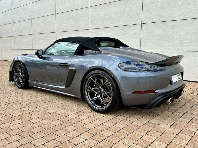 Porsche 718 Spyder RS
