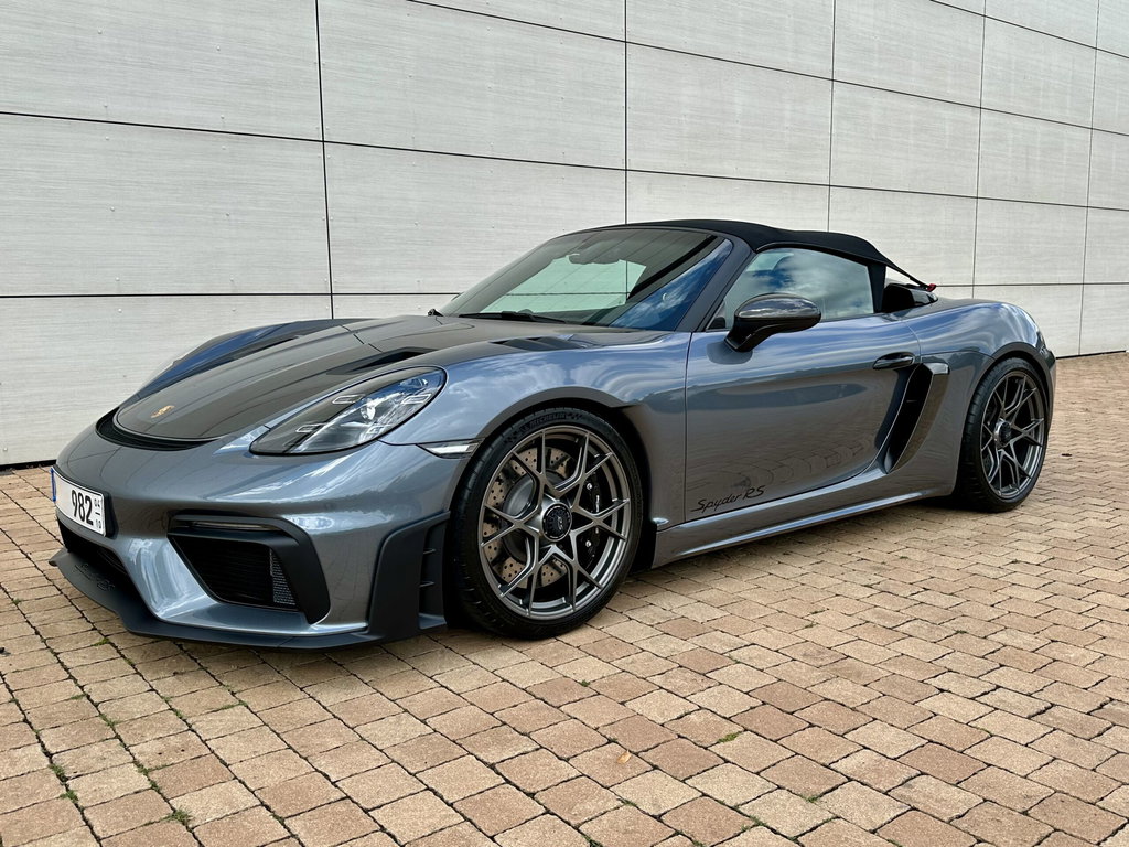 Porsche 718 Spyder RS