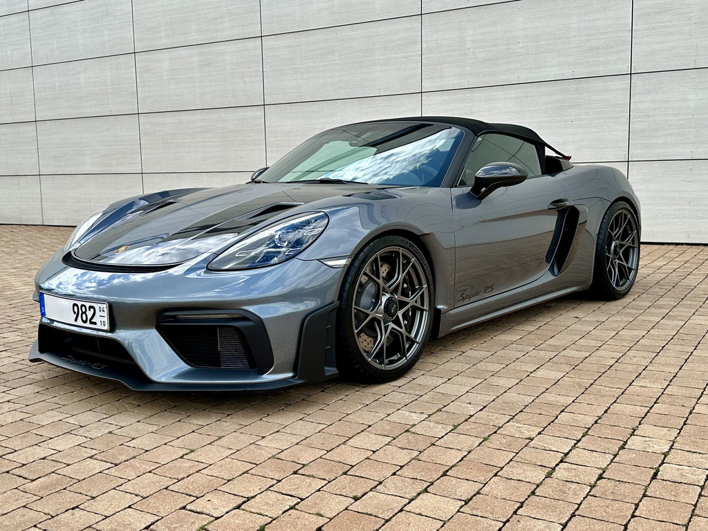 Porsche 718 Spyder RS