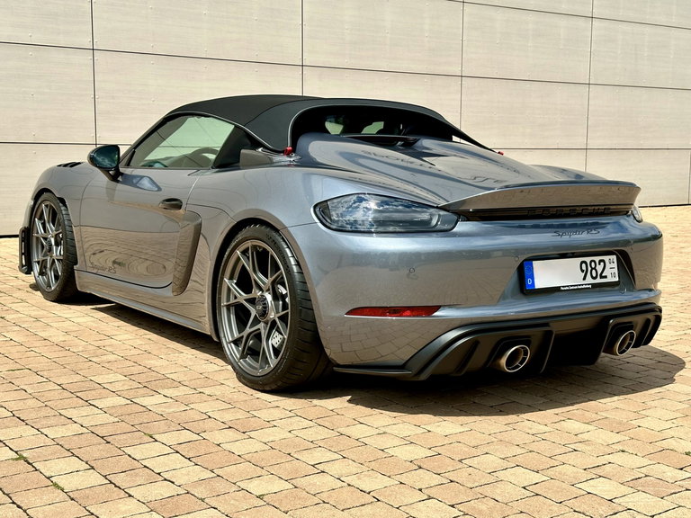 Porsche 718 Spyder RS