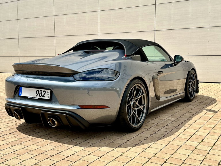 Porsche 718 Spyder RS