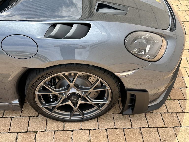 Porsche 718 Spyder RS