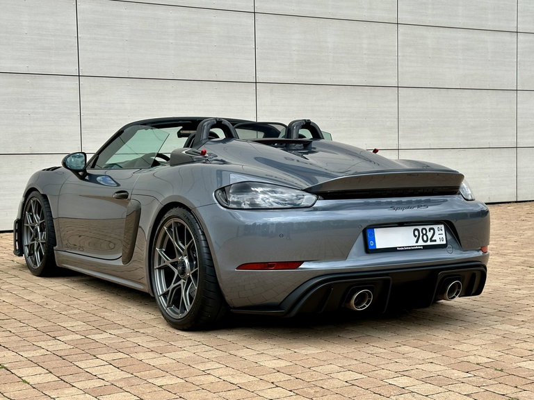 Porsche 718 Spyder RS