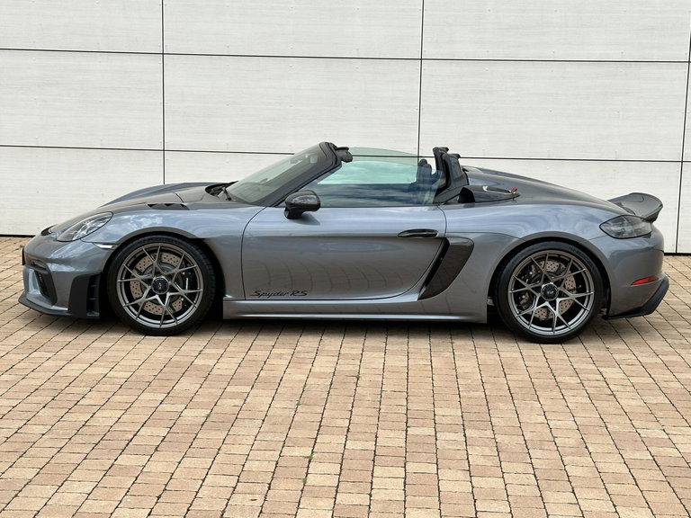 Porsche 718 Spyder RS