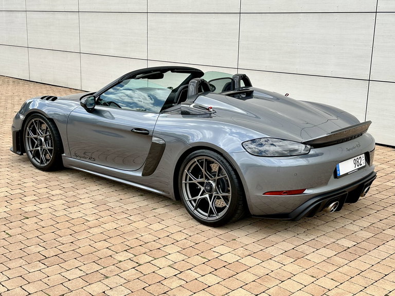 Porsche 718 Spyder RS