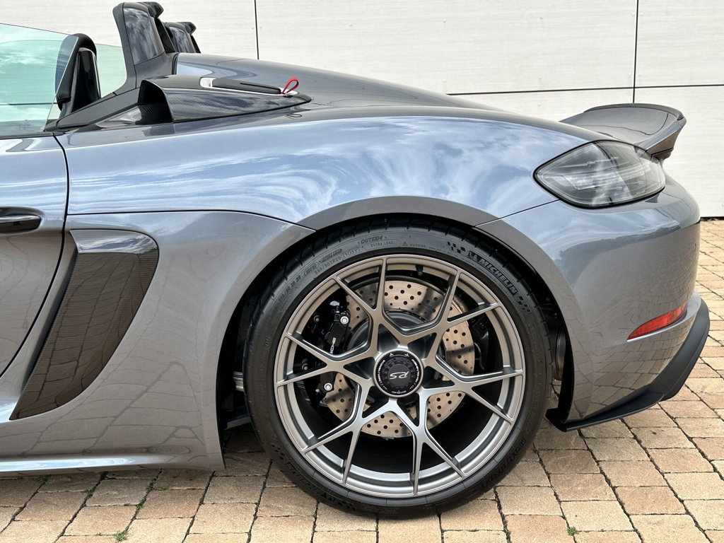 Porsche 718 Spyder RS