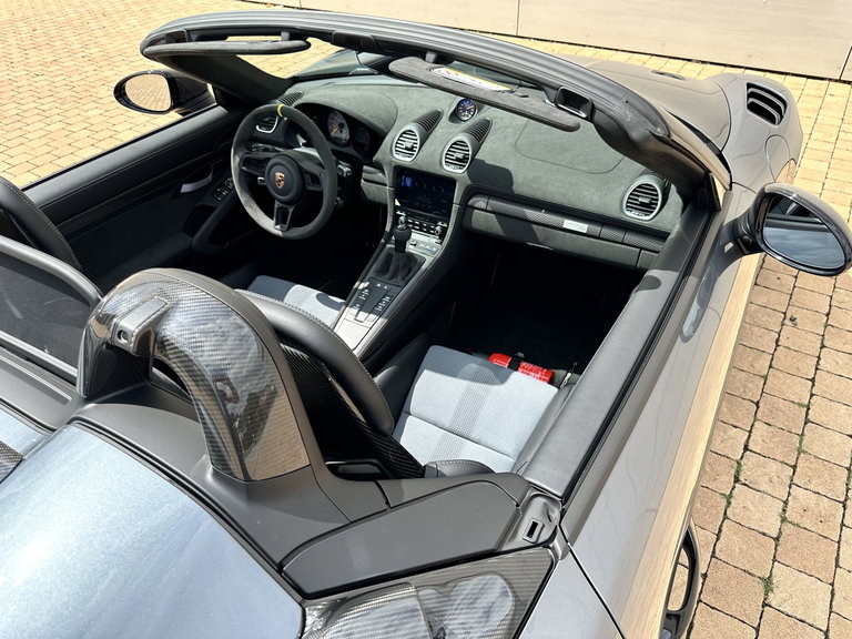 Porsche 718 Spyder RS