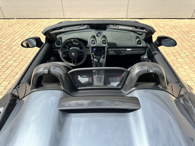 Porsche 718 Spyder RS