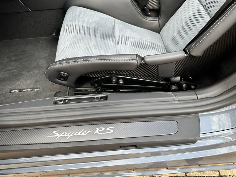 Porsche 718 Spyder RS