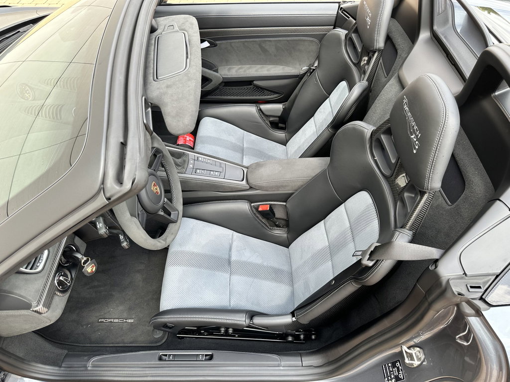 Porsche 718 Spyder RS