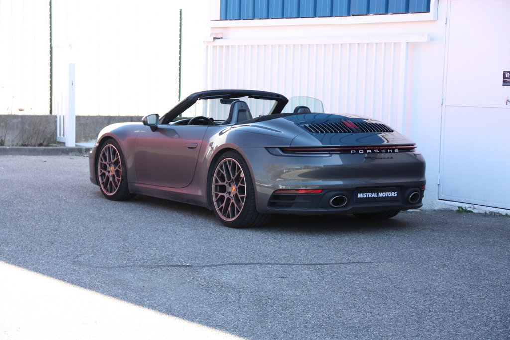 Porsche 992 Carrera 4S