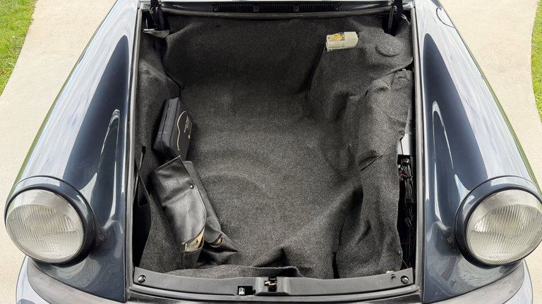 Porsche 911 Carrera 3.2