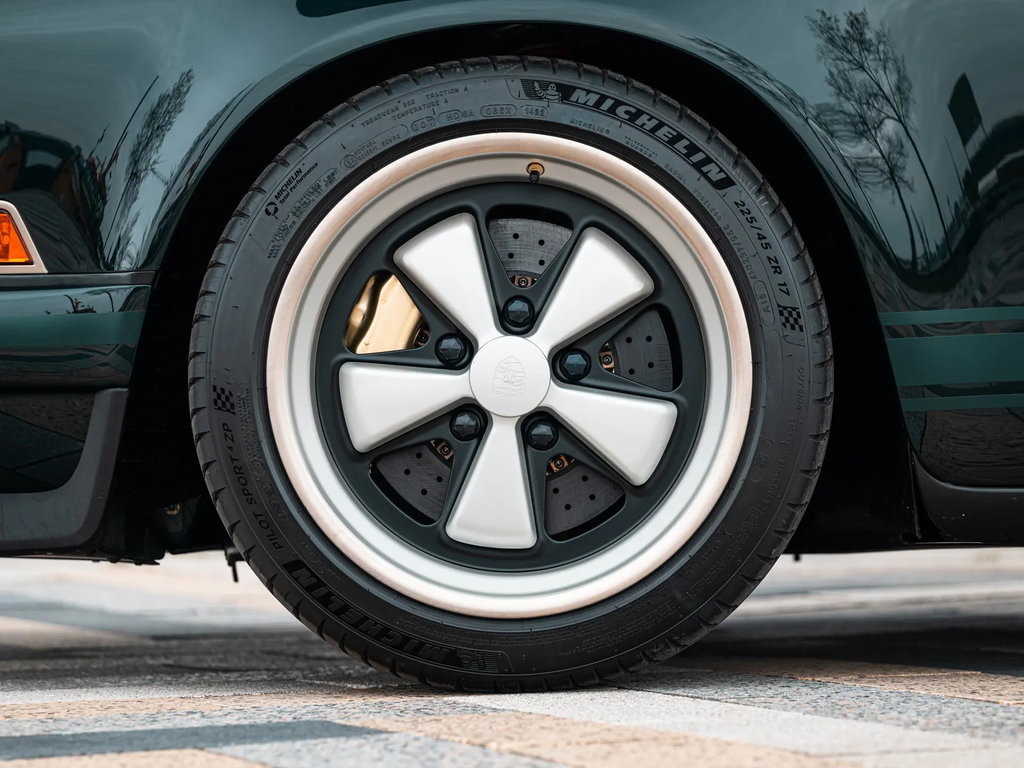 Porsche 911 Reimagined by Singer