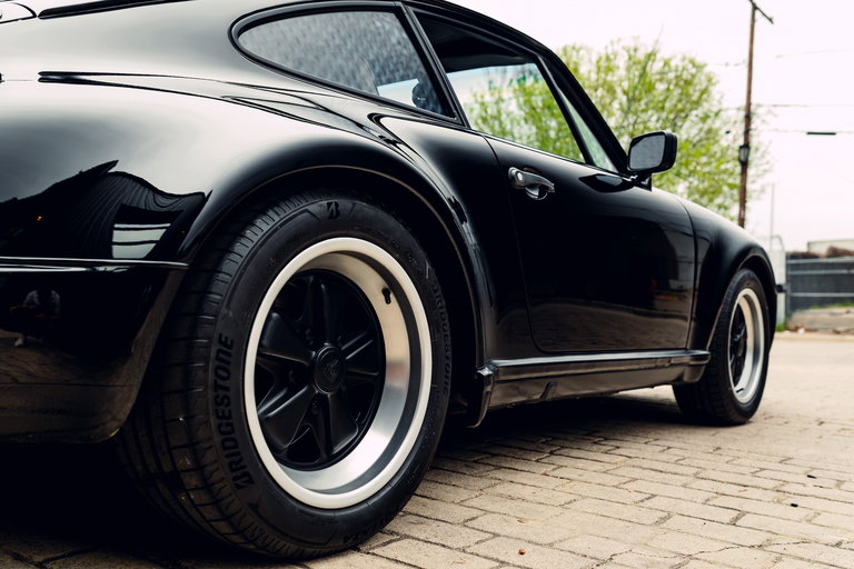 Porsche 911 Turbo 3.3 (US)