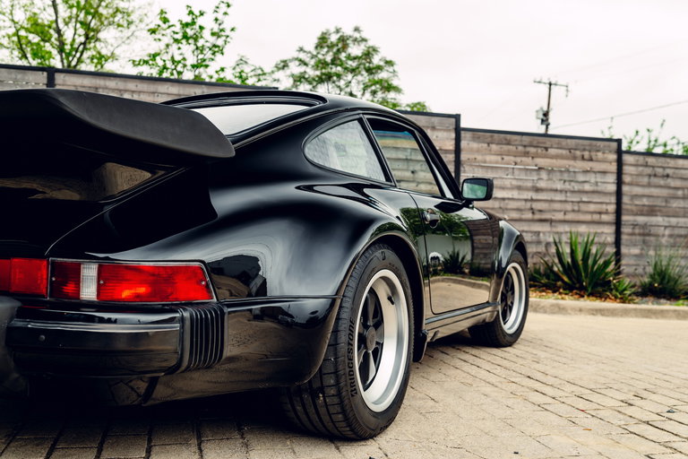 Porsche 911 Turbo 3.3 (US)