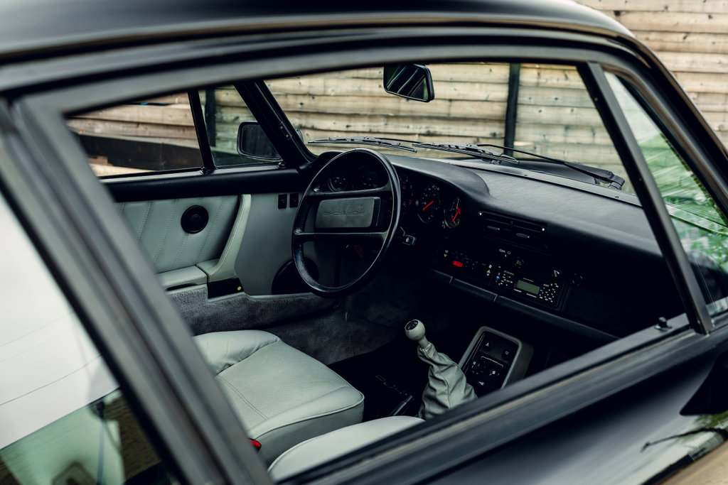 Porsche 911 Turbo 3.3 (US)