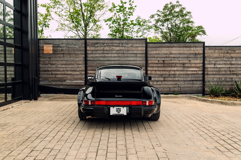 Porsche 911 Turbo 3.3 (US)
