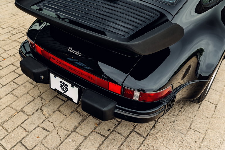 Porsche 911 Turbo 3.3 (US)