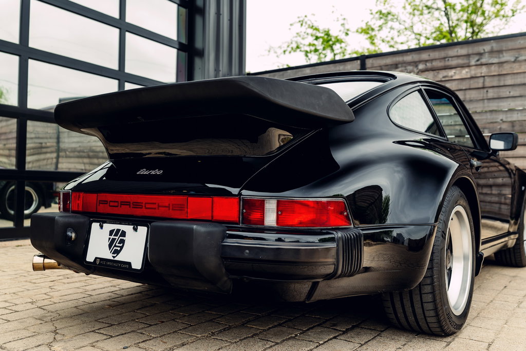 Porsche 911 Turbo 3.3 (US)