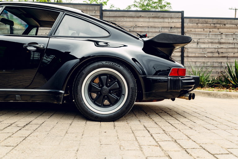 Porsche 911 Turbo 3.3 (US)
