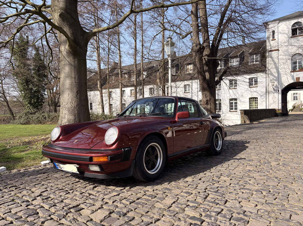 Porsche 911 Carrera 3.2