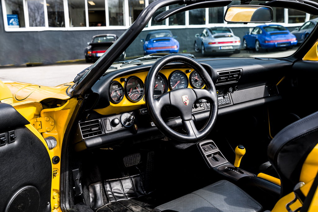 Porsche 964 Carrera 2 Speedster