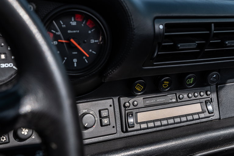 Porsche 964 Carrera 4