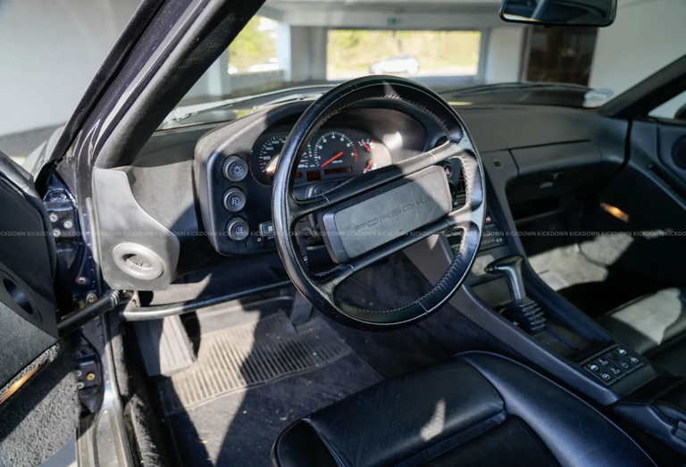 Porsche 928 S4