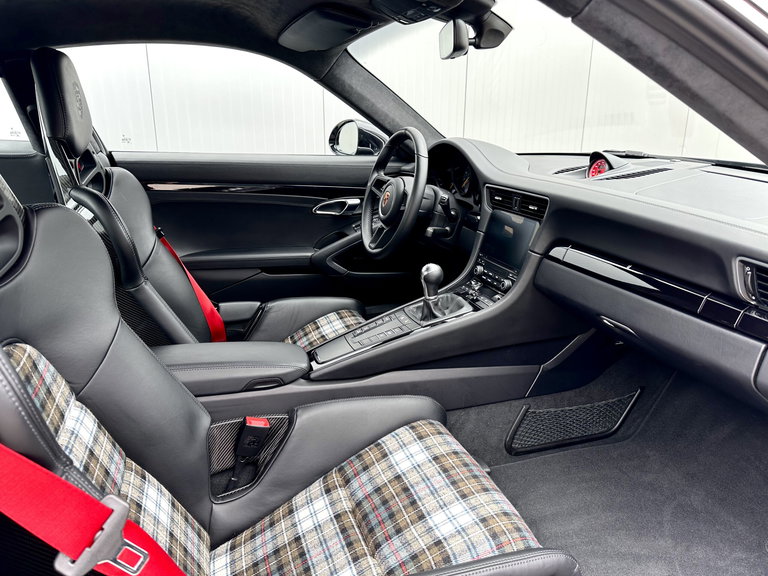 Porsche 991.2 GT3 Touring