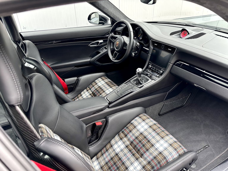 Porsche 991.2 GT3 Touring