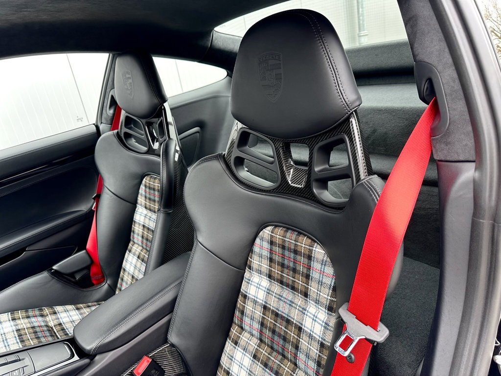 Porsche 991.2 GT3 Touring