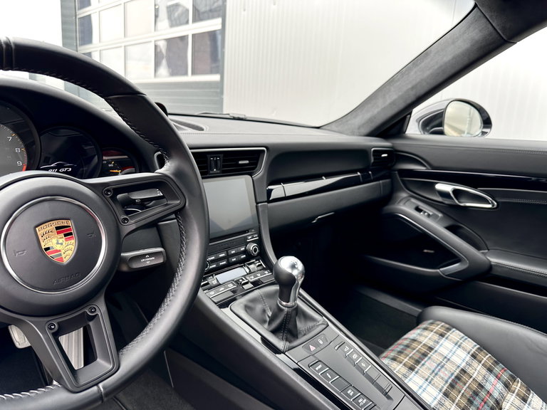 Porsche 991.2 GT3 Touring