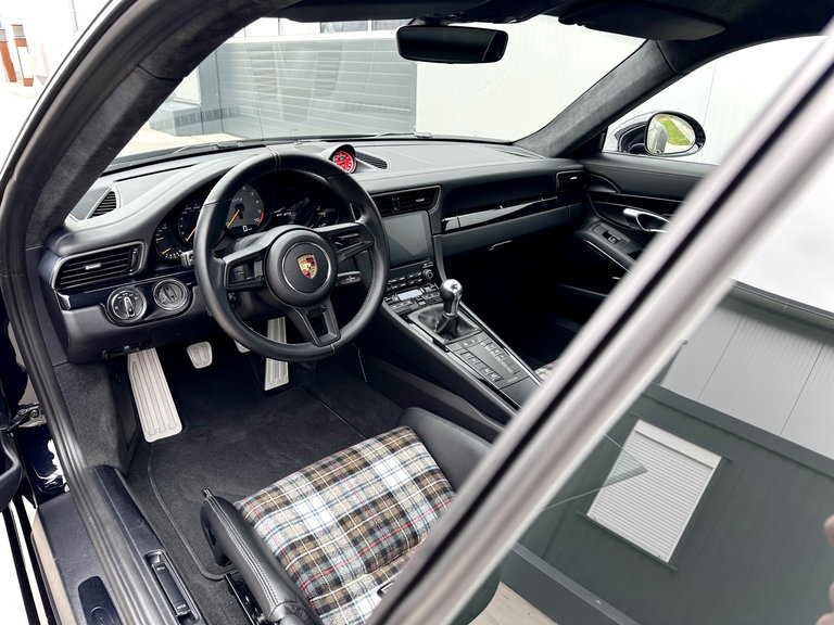 Porsche 991.2 GT3 Touring