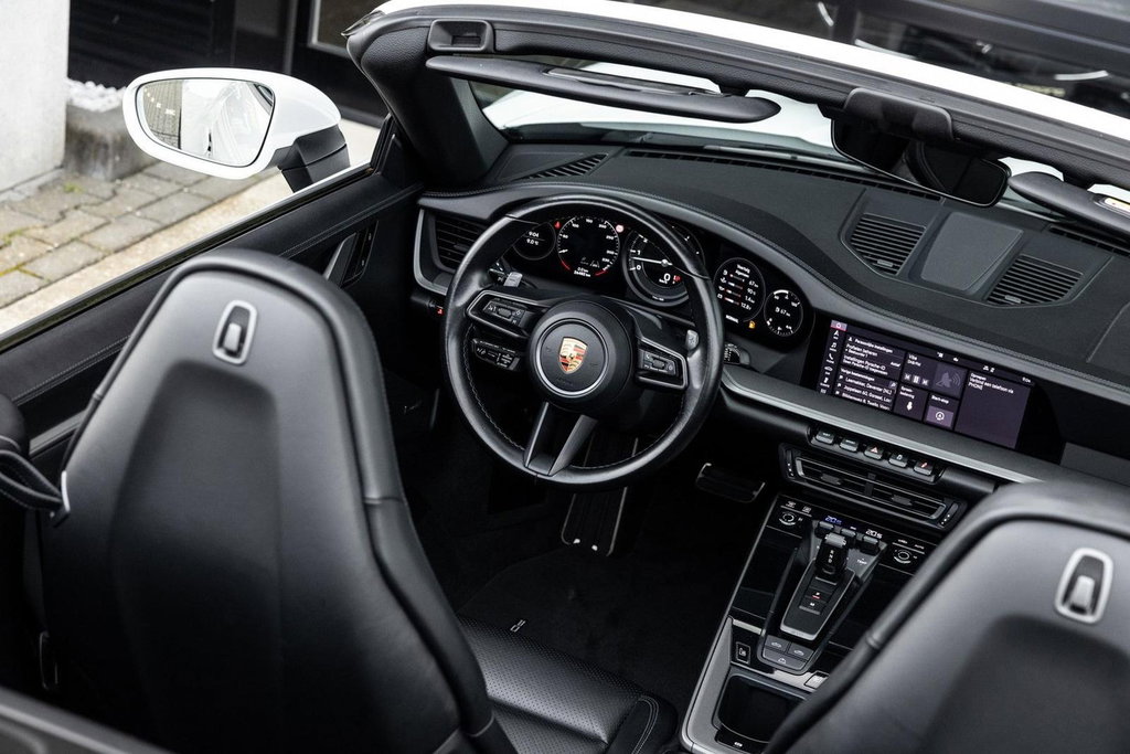 Porsche 992 Carrera