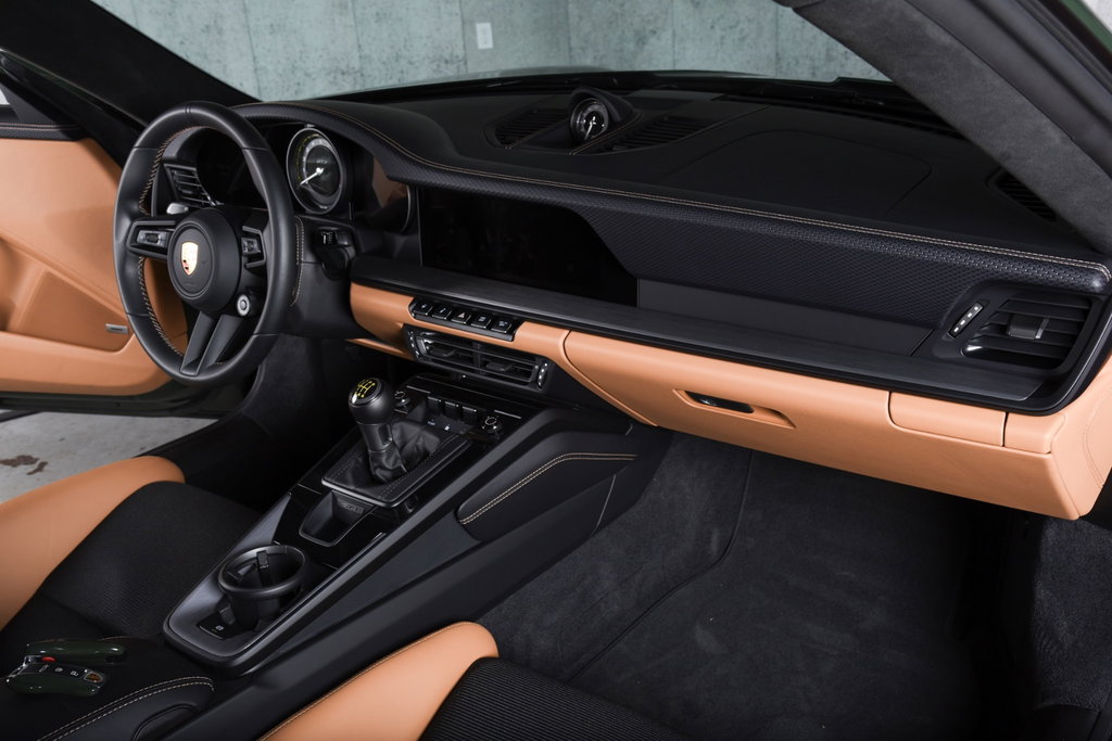 Porsche 992 GT3 Touring