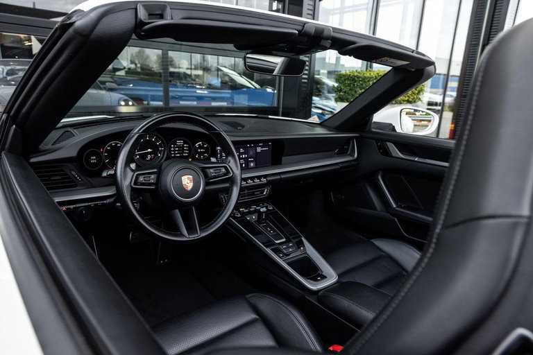 Porsche 992 Carrera