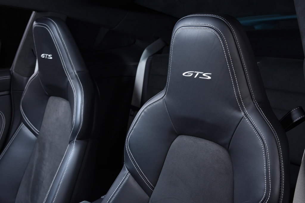 Porsche 992 Carrera GTS