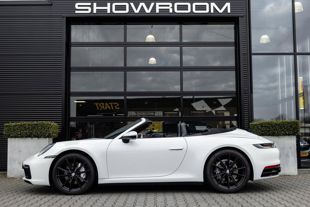 Porsche 992 Carrera