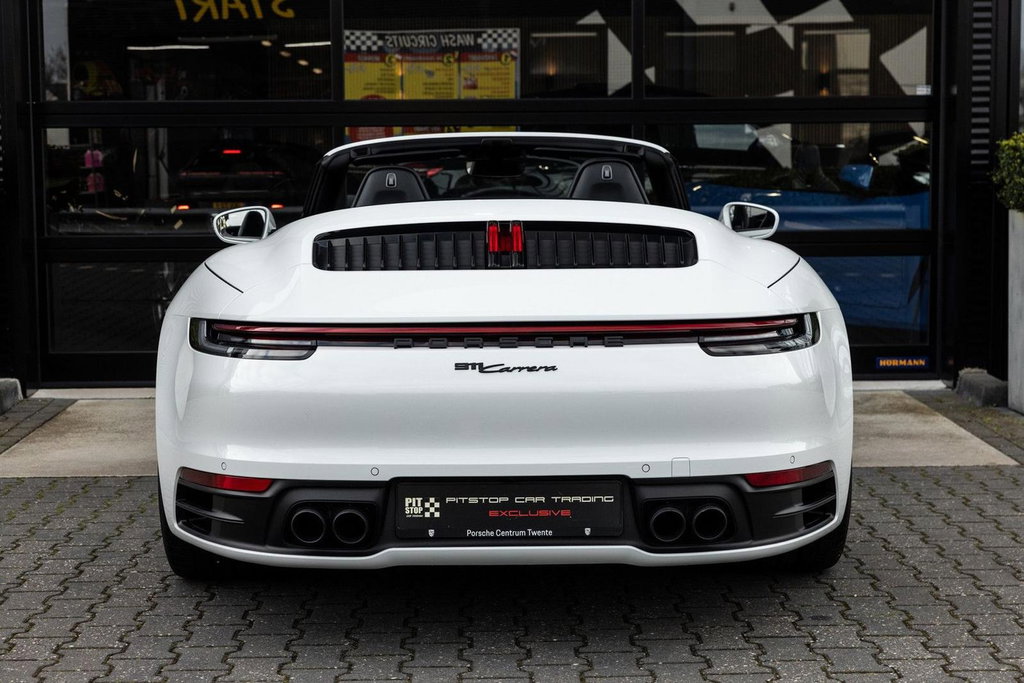 Porsche 992 Carrera