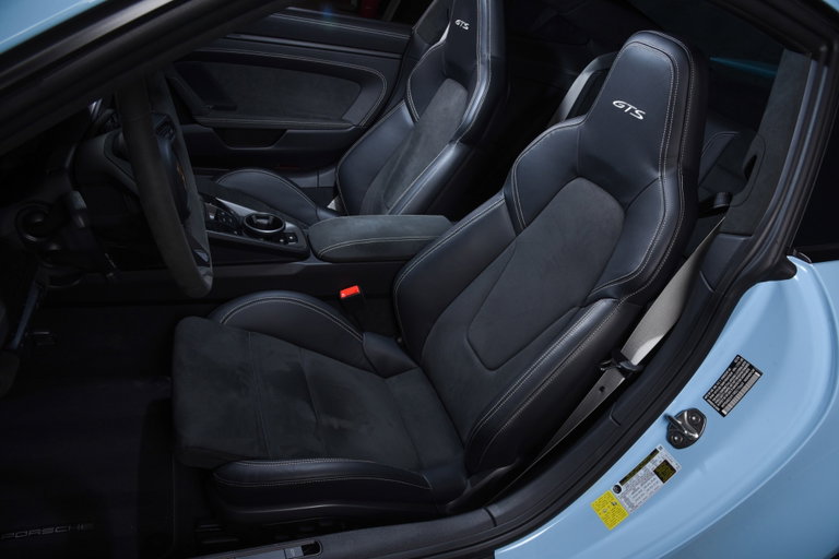 Porsche 992 Carrera GTS