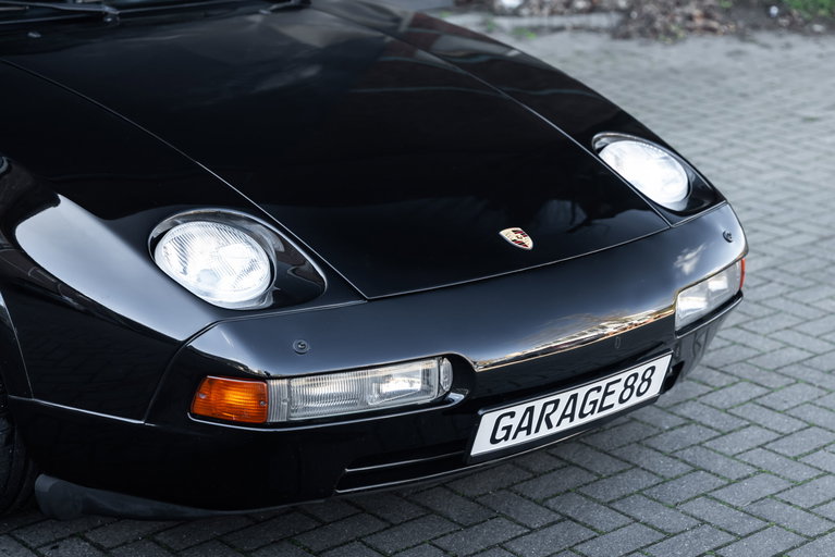 Porsche 928 GTS