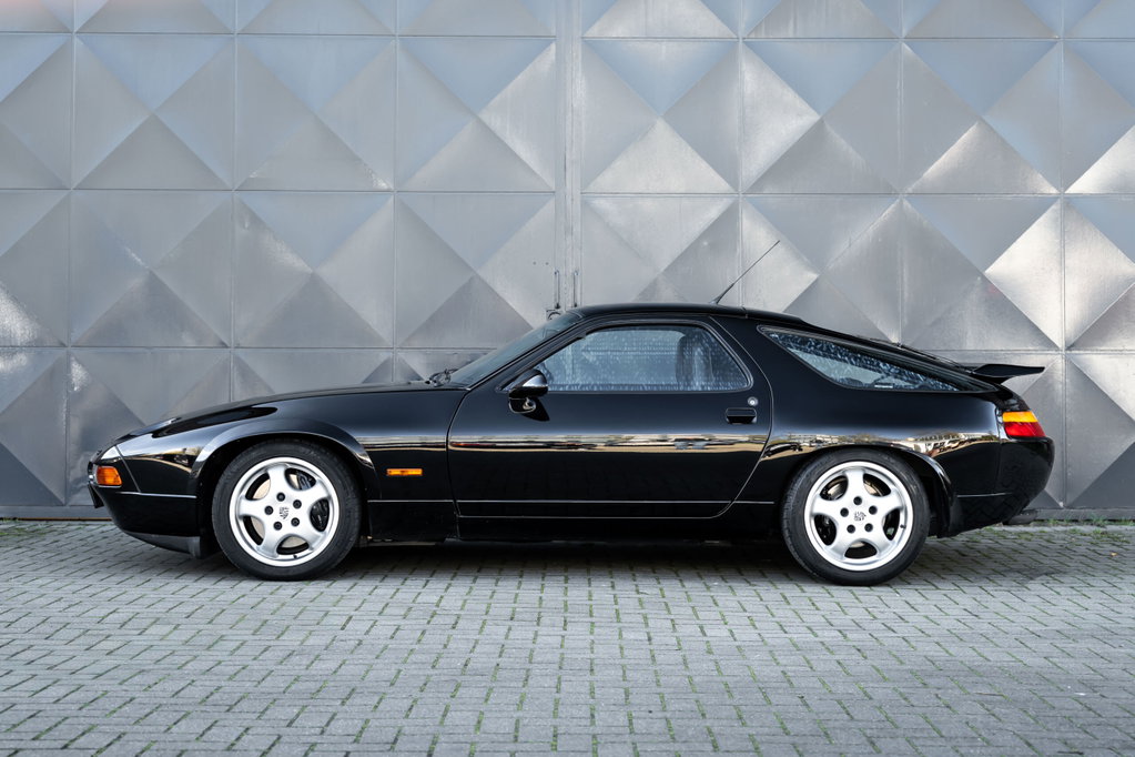 Porsche 928 GTS