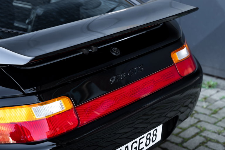 Porsche 928 GTS