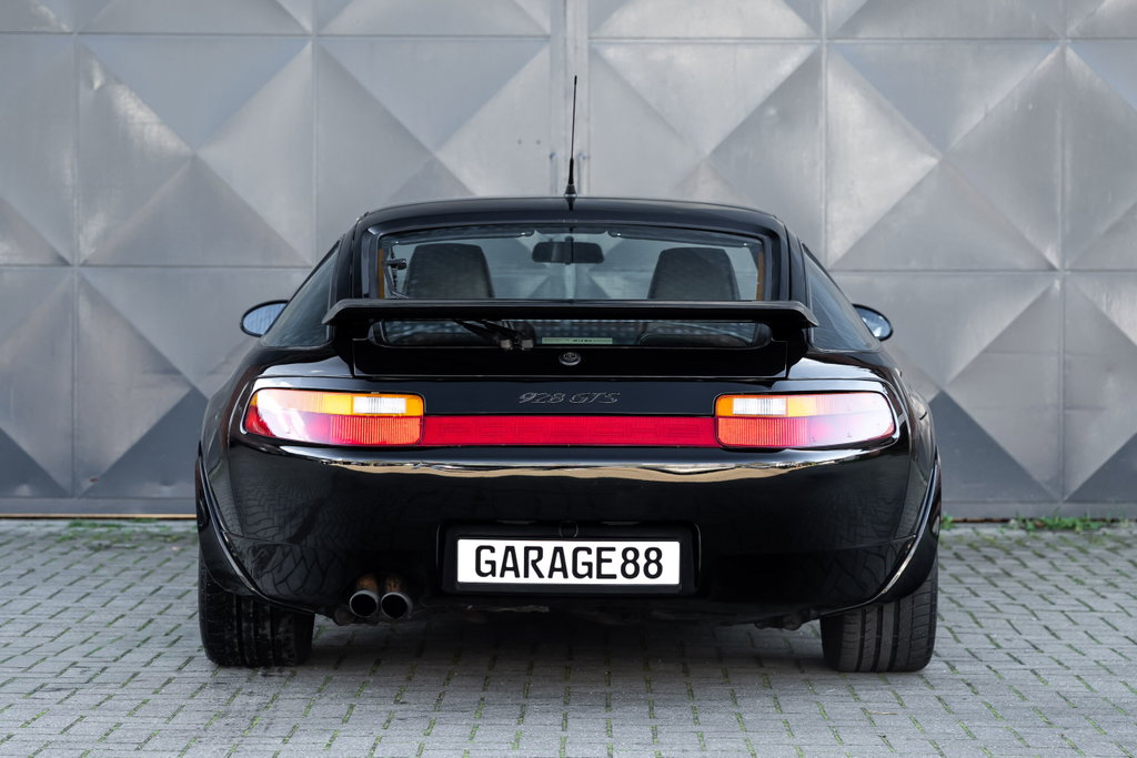 Porsche 928 GTS