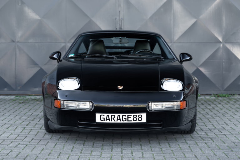 Porsche 928 GTS