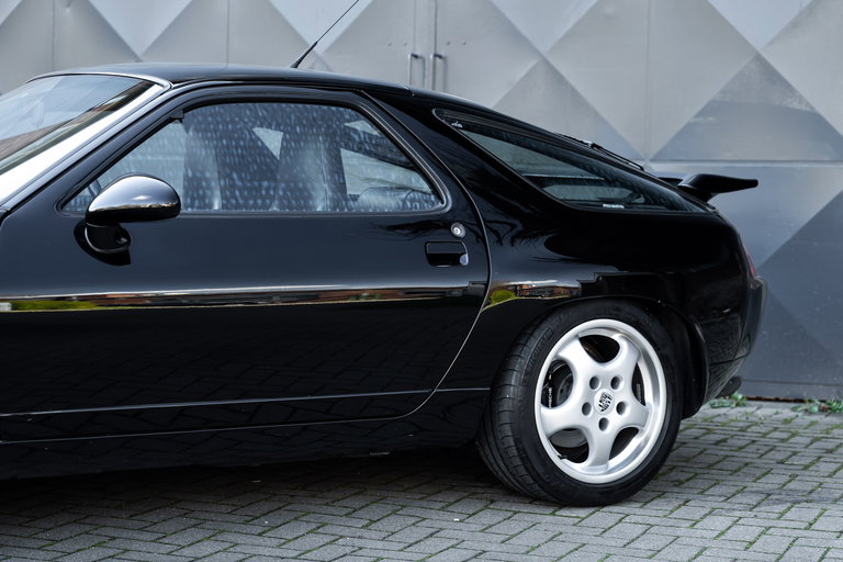 Porsche 928 GTS