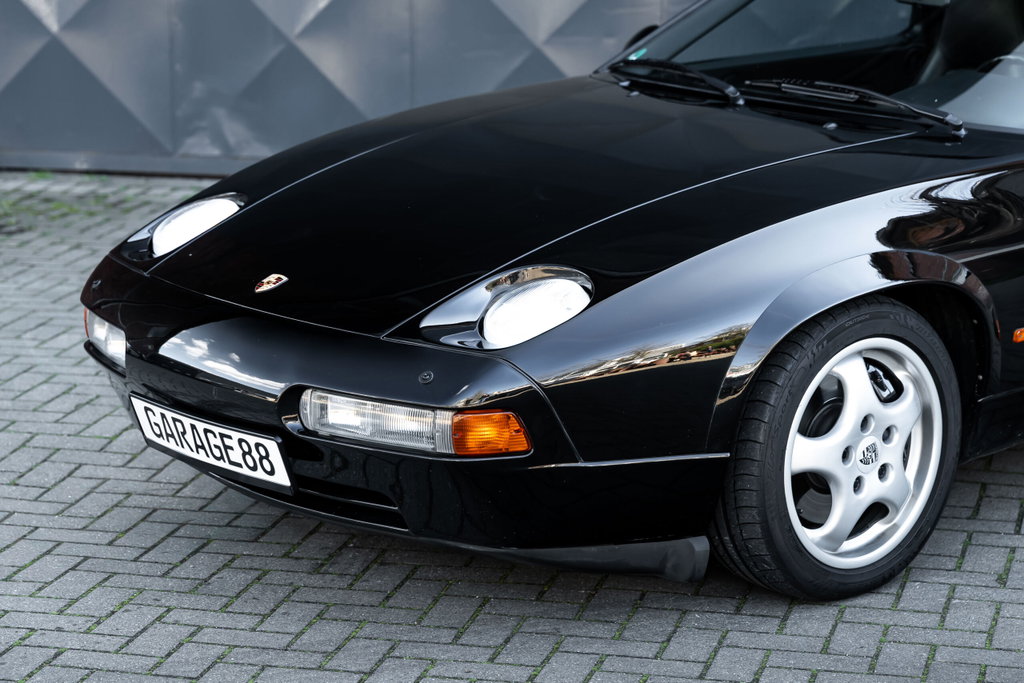 Porsche 928 GTS